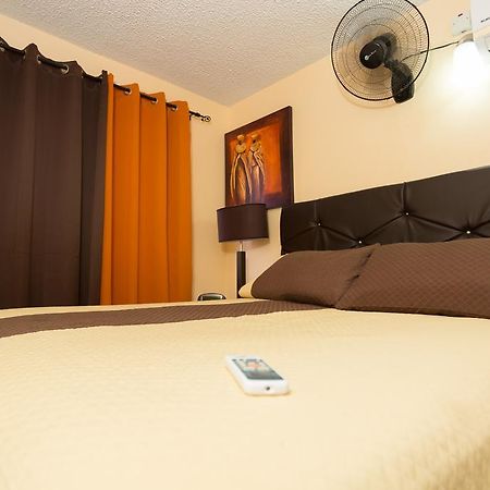 Cozy Accommodations Κίνγκστον Εξωτερικό φωτογραφία