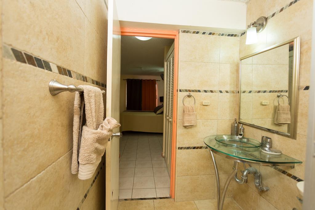 Cozy Accommodations Κίνγκστον Εξωτερικό φωτογραφία