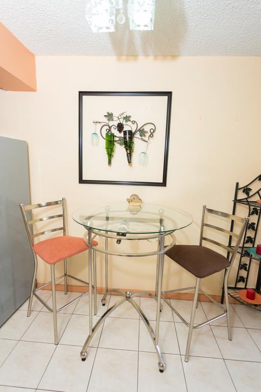 Cozy Accommodations Κίνγκστον Εξωτερικό φωτογραφία
