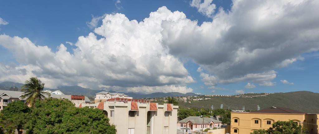 Cozy Accommodations Κίνγκστον Εξωτερικό φωτογραφία